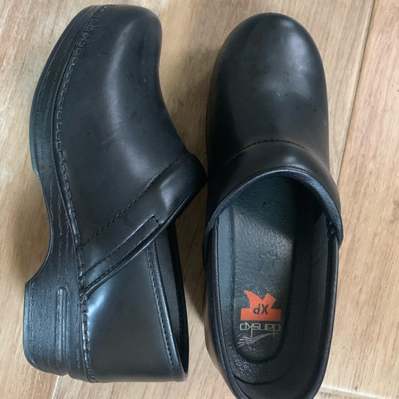 NEW DANSKO CLOGS - Picture 1 of 3